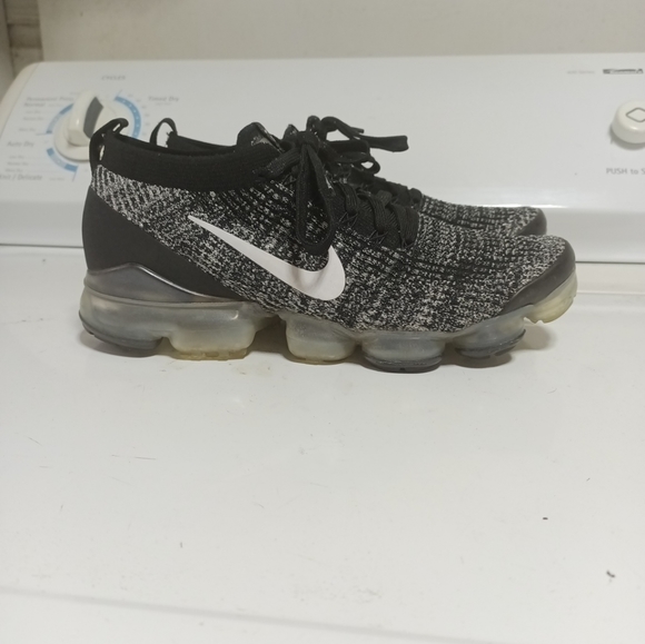 Men's Size 10 Nike Air Vapormax Flyknit 3 - Picture 6 of 10